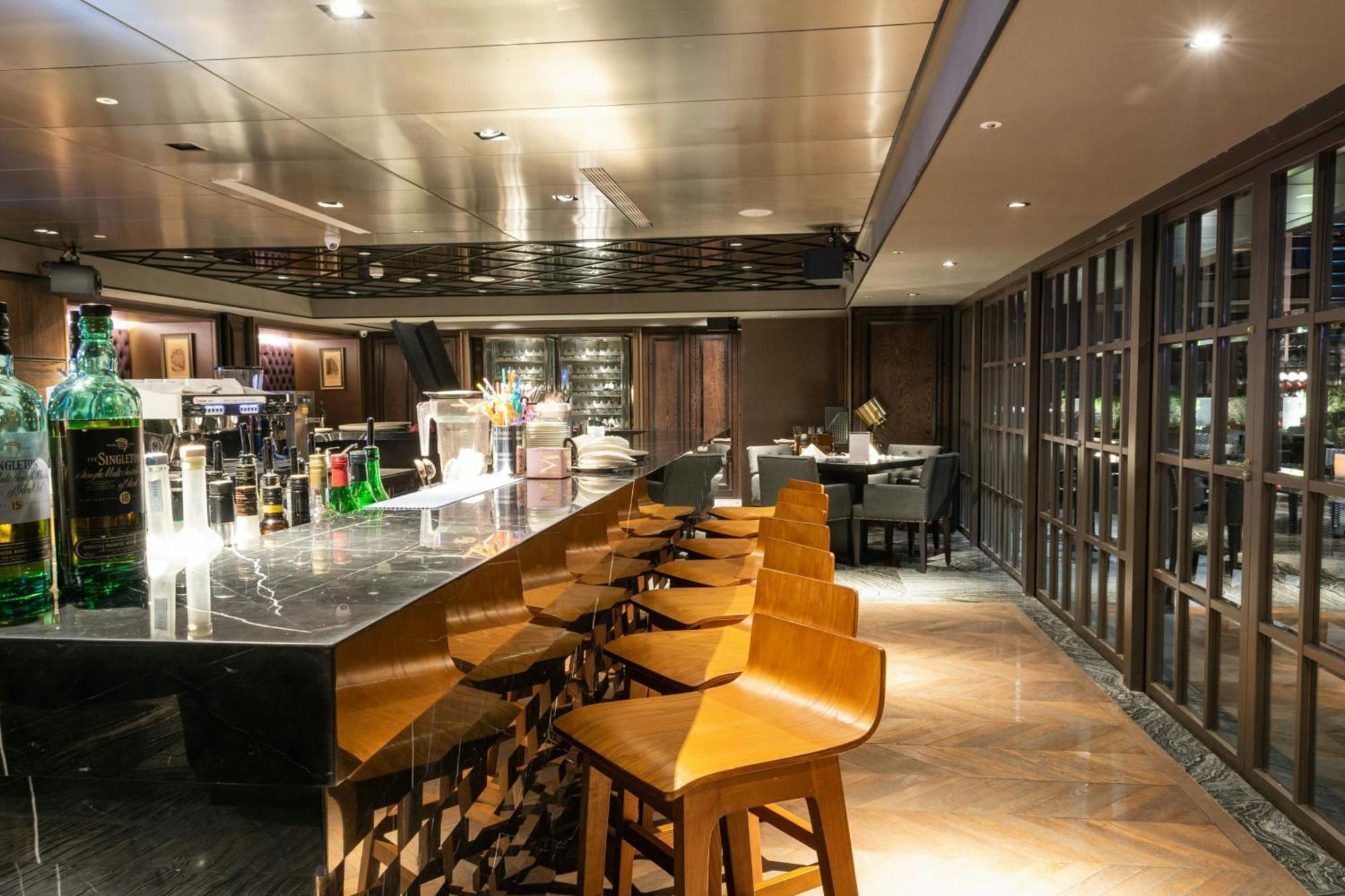 Sheraton Taitung Hotel מראה חיצוני תמונה The bar at the lounge