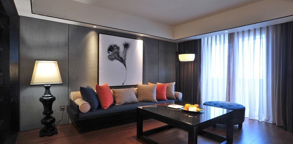 Sheraton Taitung Hotel מראה חיצוני תמונה A living room in a suite at The Park, New Delhi