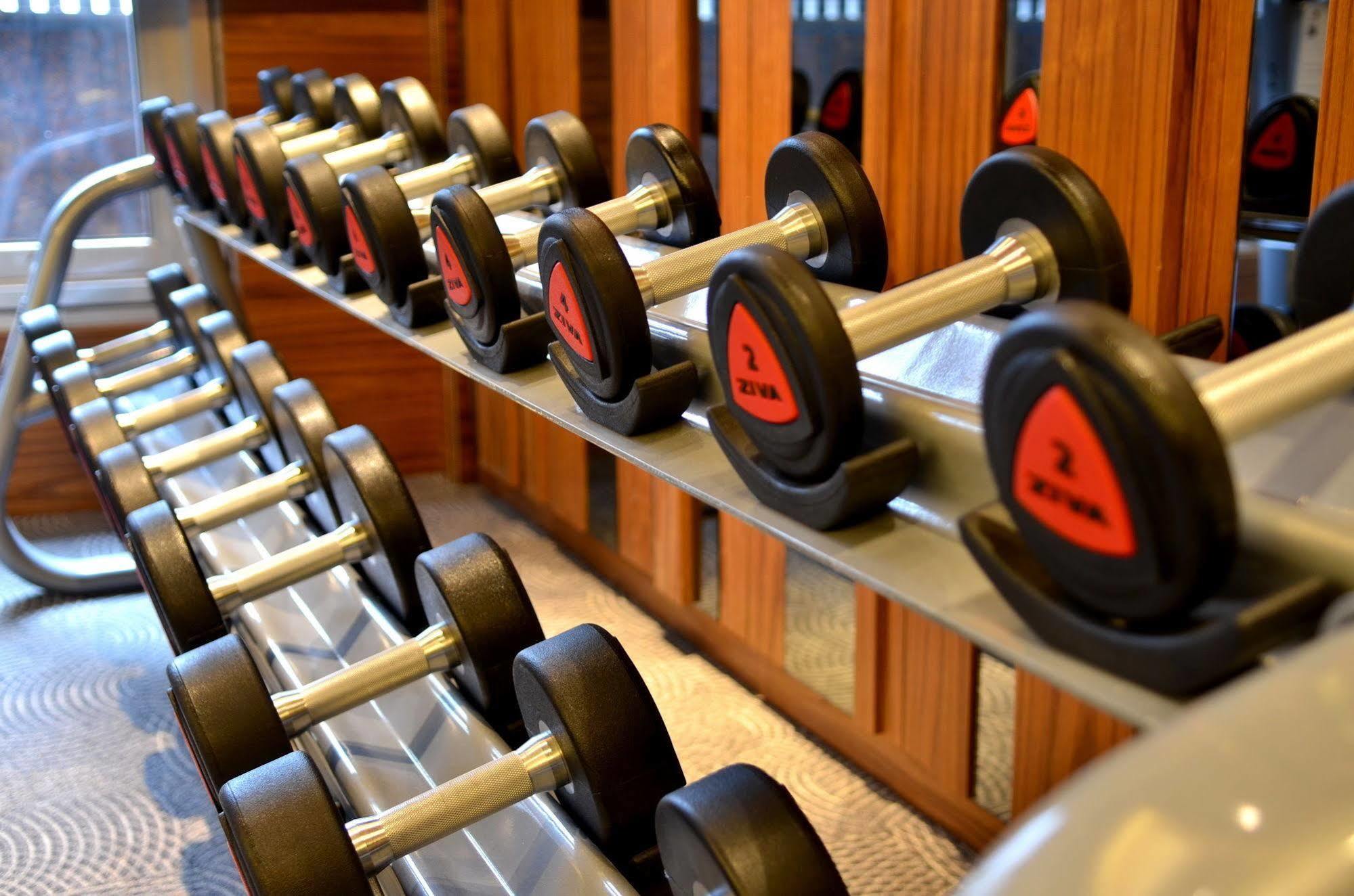 Sheraton Taitung Hotel מראה חיצוני תמונה Dumbbells on a rack